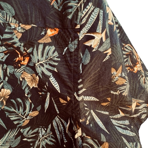 Craft+Flow Voyage Black Tropical button down collared shirt Men's Small - Picture 4 of 7